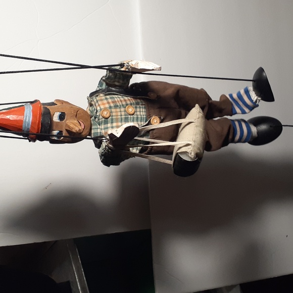 VTG. Pinocchio handcrafted marionette/puppet. Hand carved wood head,hands,feet. - Picture 1 of 4